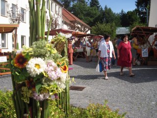 Farmářské trhy - květinová výzdoba 2